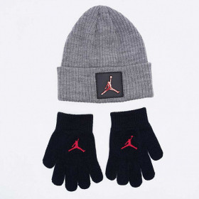 Gorro y guantes Jordan...
