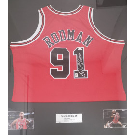 Camiseta NBA Denis Rodman Chicago Bulls firmado y autentificado rojo