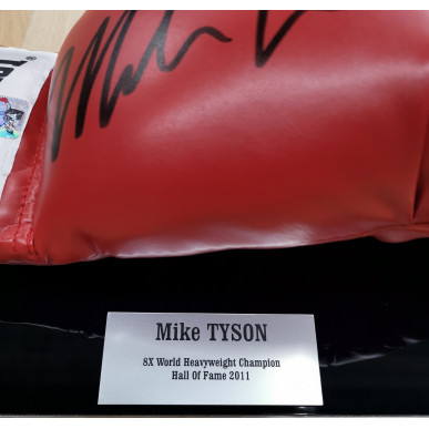 Mike Tyson Boxe Glove signed and authenticated Red
