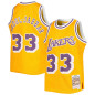 Camiseta NBA Kareem Abdul-Jabbar Los Angeles Lakers 1984-85 Mitchell & ness Amarillo para nino Camiseta NBA Kareem Abdul-Jabbar Los Angeles Lakers 1984-85 Mitchell & ness Amarillo para nino