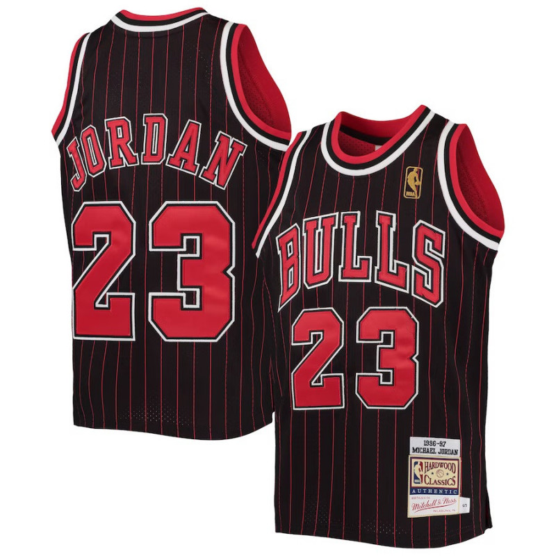 Camiseta Chicago Bulls Michael Jordan 1997 Road Authentic de Mitchell &  Ness para hombre
