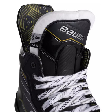 Bauer Supreme M40 Intermediate Hockey Skates – Optimal Performance and Comfort
