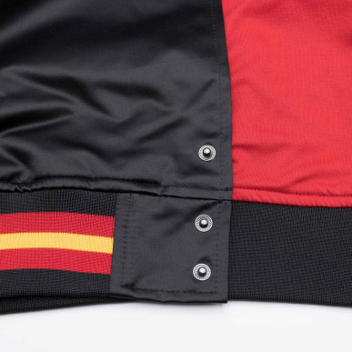 Chaqueta NBA Atlanta Hawks & Ness Lightweight Satin Negro