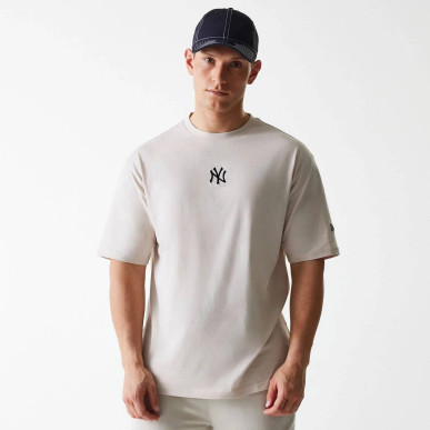Camiseta Oversize MLB New York Yankees New Era Crema