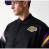 Chaqueta Bomber NBA Los Angeles Lakers New Era Panel negro